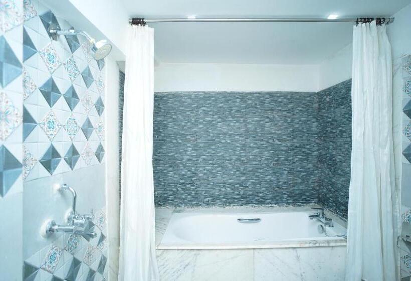 Люкс, Ritchita Resort