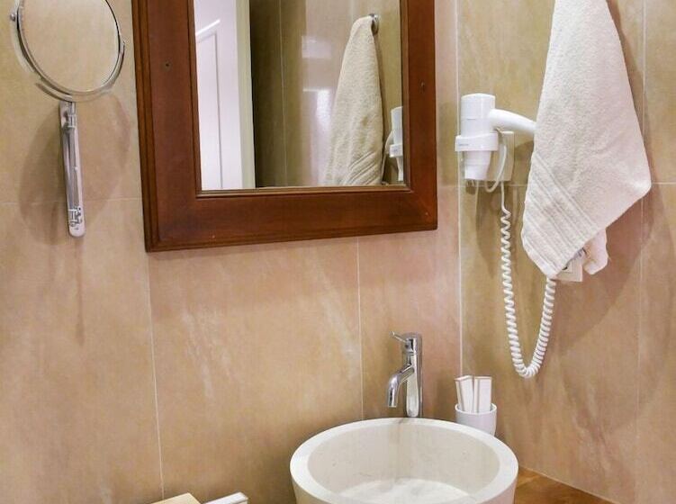 חדר סטנדרט, Rodovoli