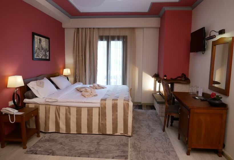 Трехместный Номер Deluxe, Rodovoli