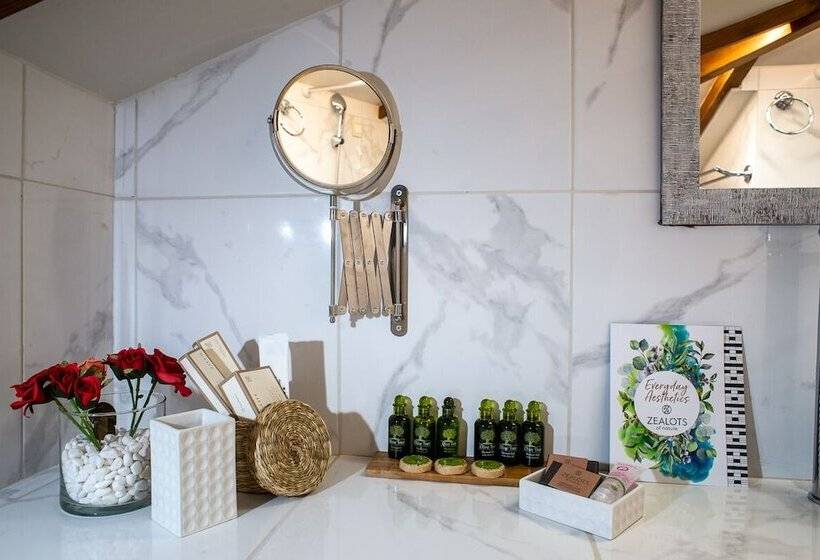 סוויטת ג'וניור, Rodovoli