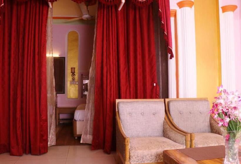 Люкс Superior, Samrat International