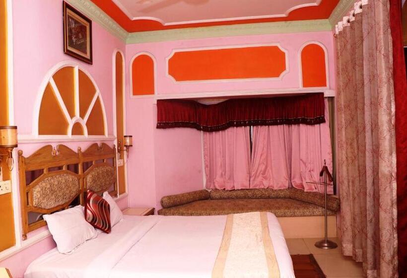 Люкс Superior, Samrat International