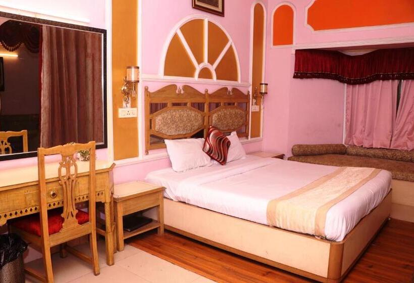 Люкс Superior, Samrat International