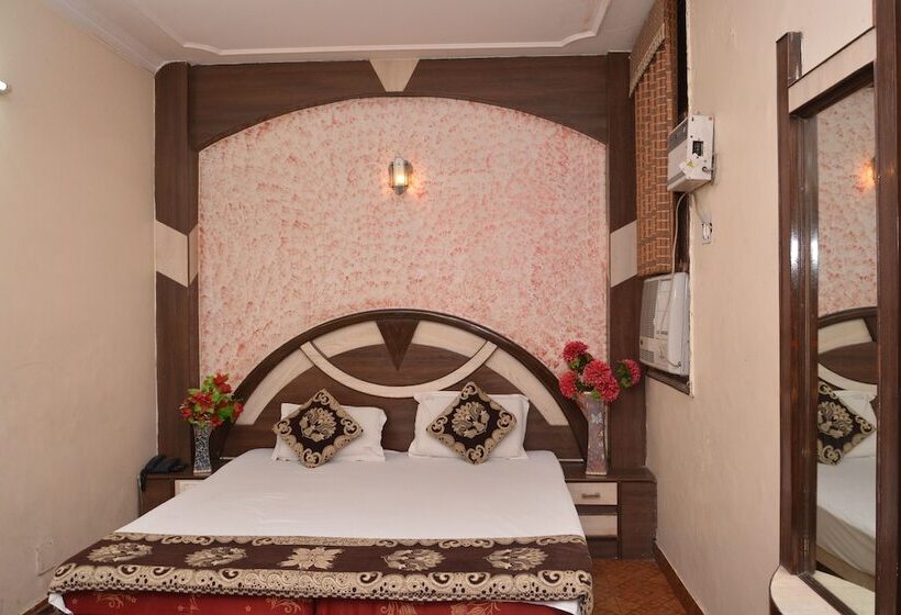 スタンダードルーム, Yatri International