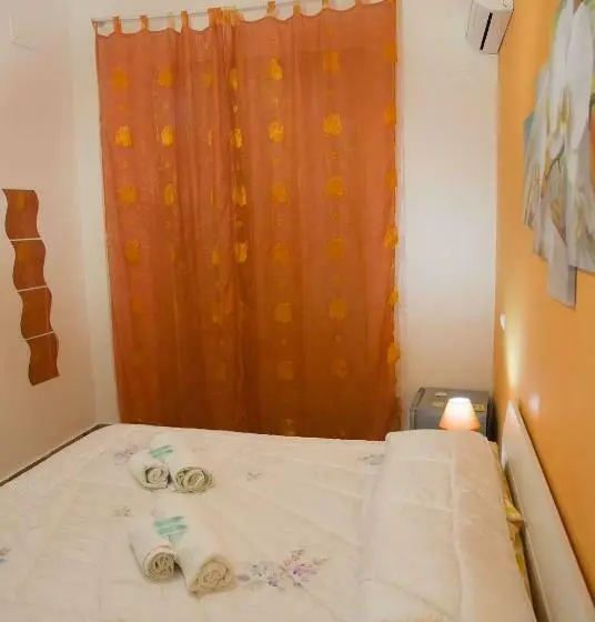 Habitación Familiar, Case Saniela