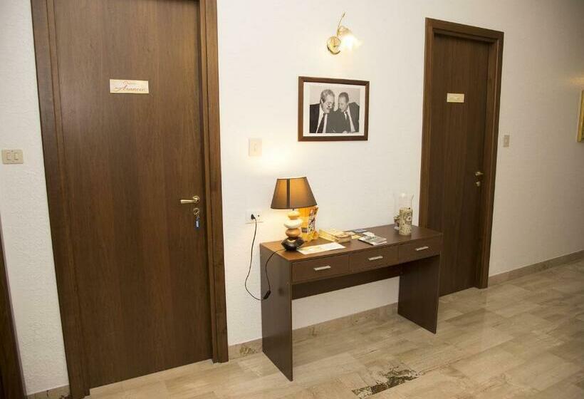 ファミリールーム, Case Saniela