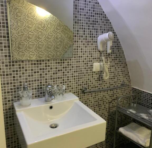 استودیوی استاندارد, Duca Di Uzeda Bed And Breakfast