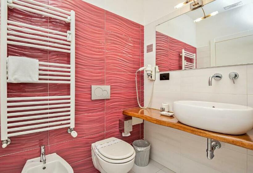 غرفة سوبيريور, My Way