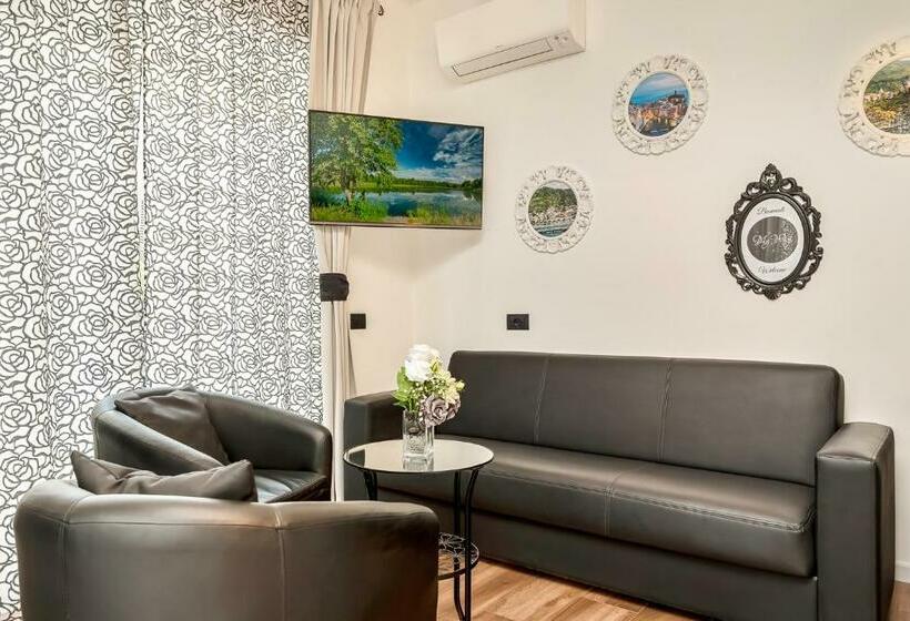 غرفة سوبيريور, My Way