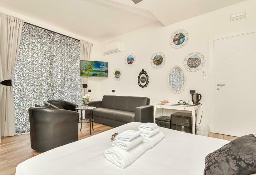 غرفة سوبيريور, My Way