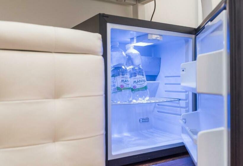 غرفة سوبيريور, My Way