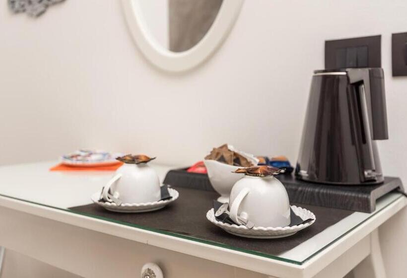 غرفة سوبيريور, My Way