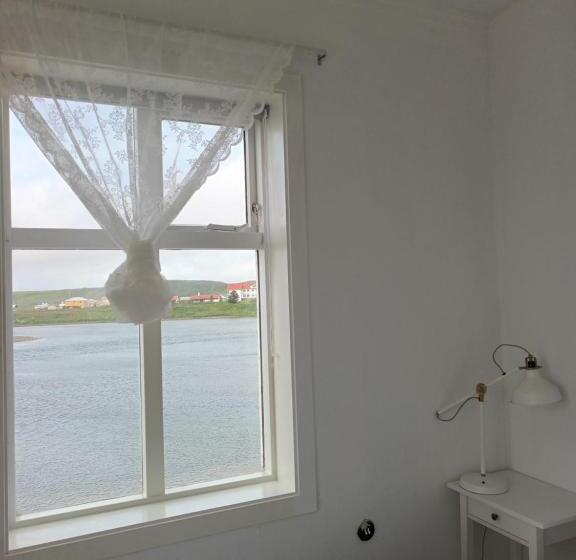 اتاق استاندارد با چشمانداز دریا, Riverside Hostel