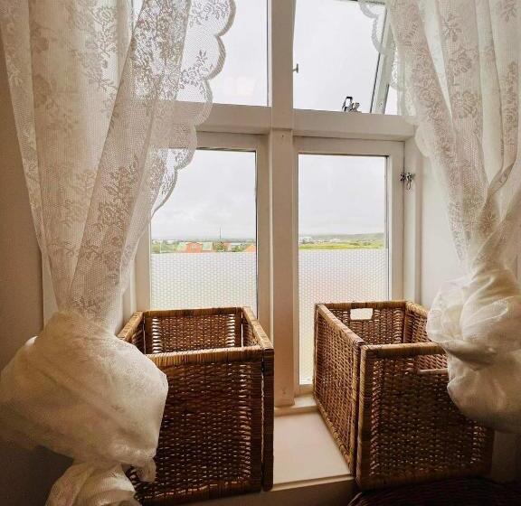 اتاق استاندارد با سرویس بهداشتی مشترک, Riverside Hostel