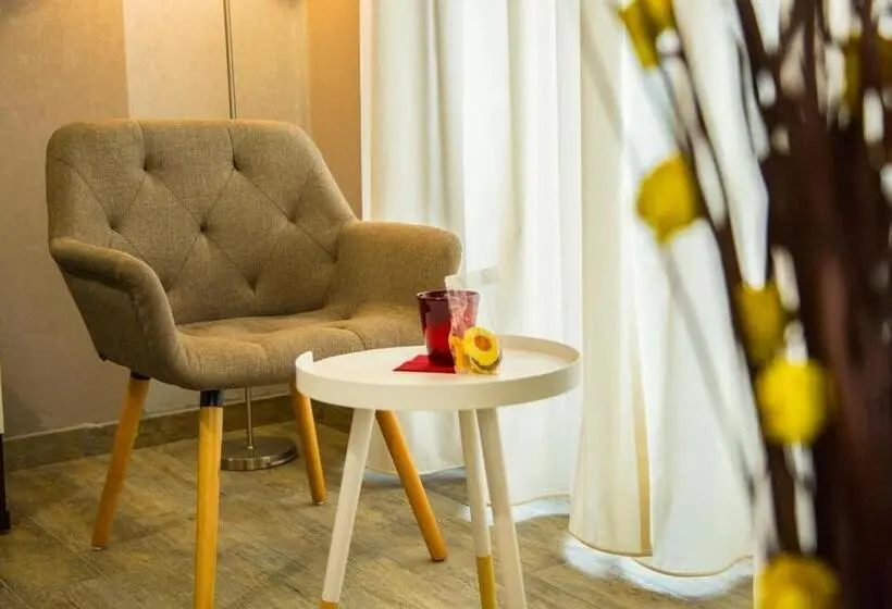 اتاق استاندارد سه نفره, Santamaria Inn