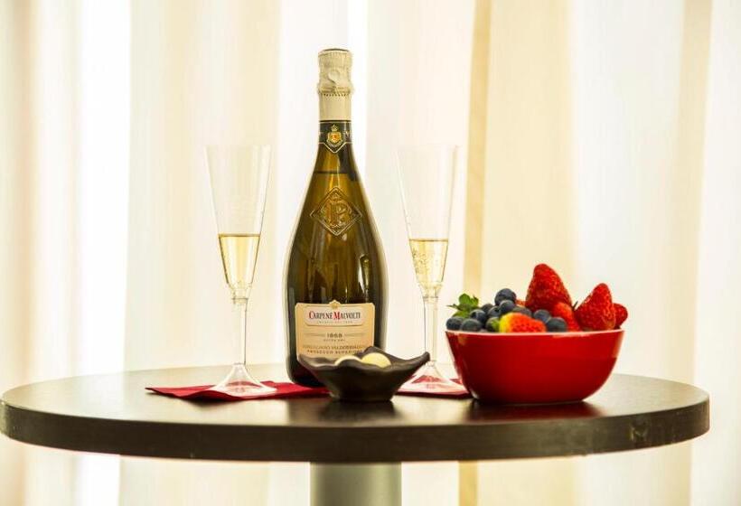 اتاق استاندارد سه نفره, Santamaria Inn