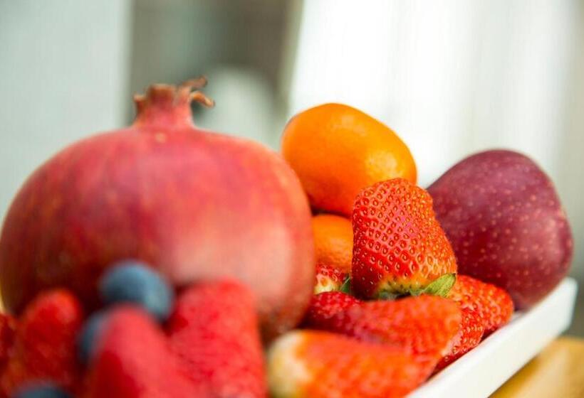 اتاق استاندارد سه نفره, Santamaria Inn