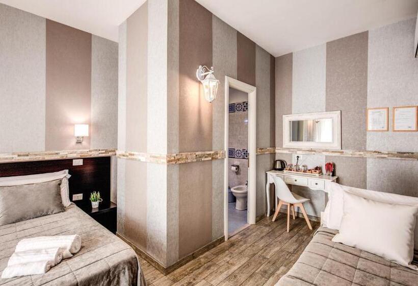 اتاق استاندارد سه نفره, Santamaria Inn