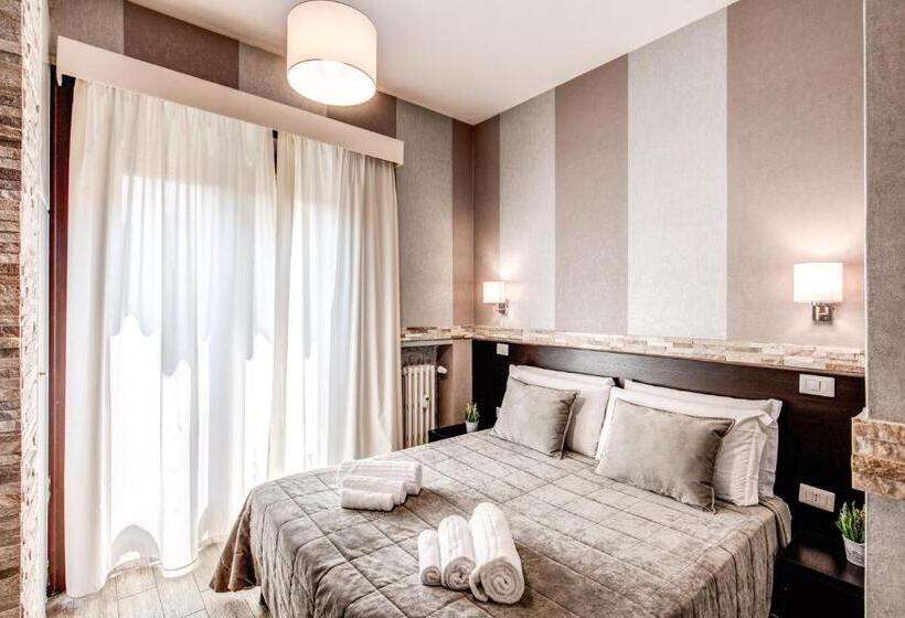 اتاق استاندارد سه نفره, Santamaria Inn