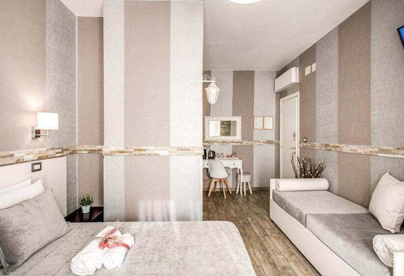 اتاق استاندارد سه نفره, Santamaria Inn