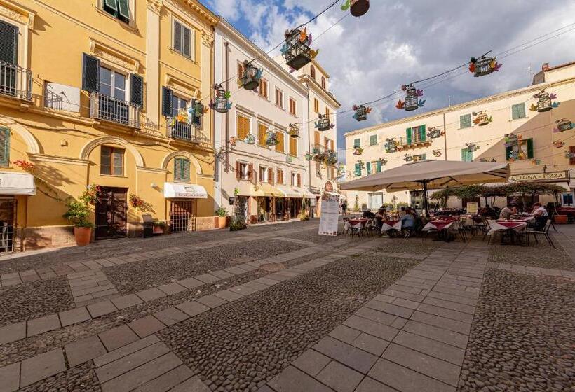 豪华三人间, Sweetdreams Plaça Civica