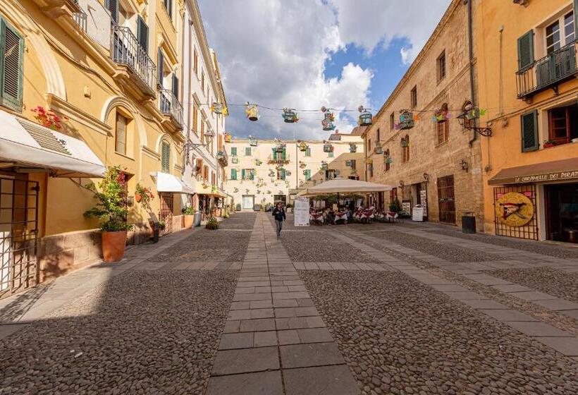 豪华三人间, Sweetdreams Plaça Civica