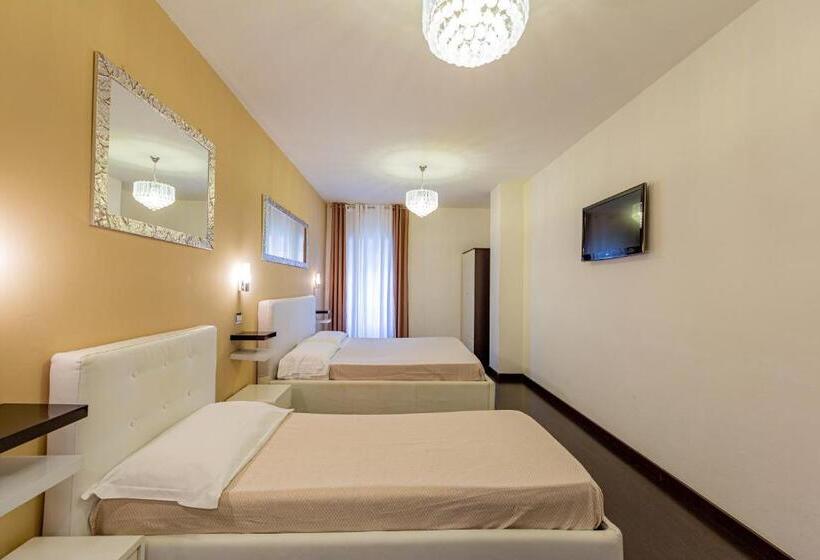 豪华三人间, Sweetdreams Plaça Civica