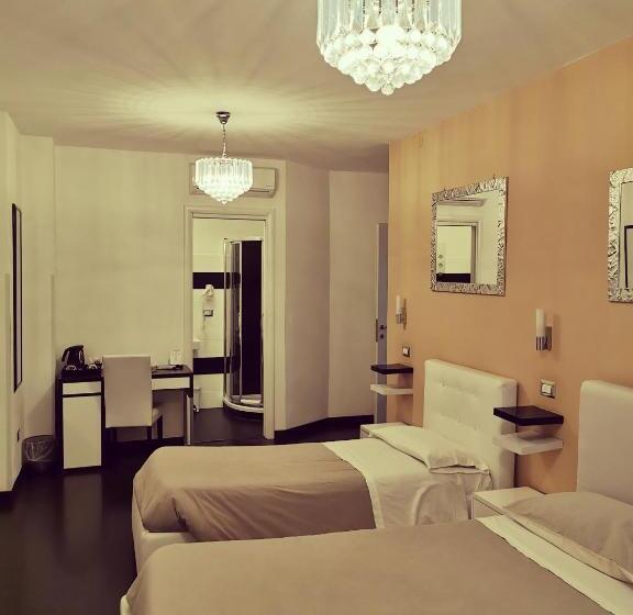 豪华三人间, Sweetdreams Plaça Civica