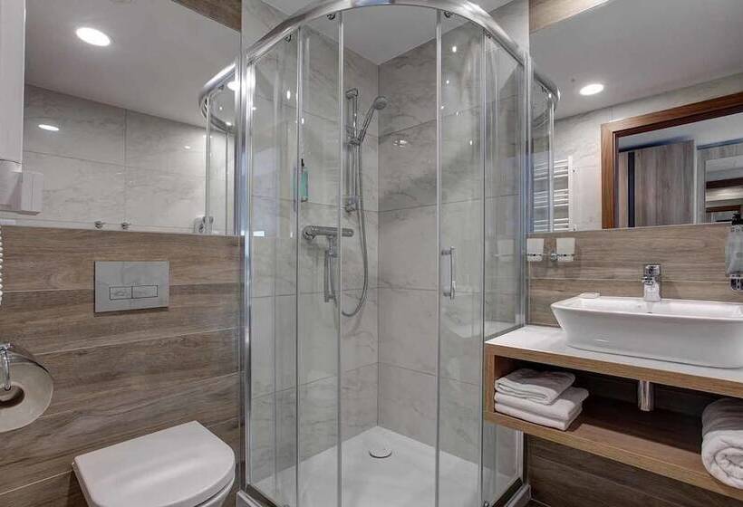 חדר סופריור, Arche