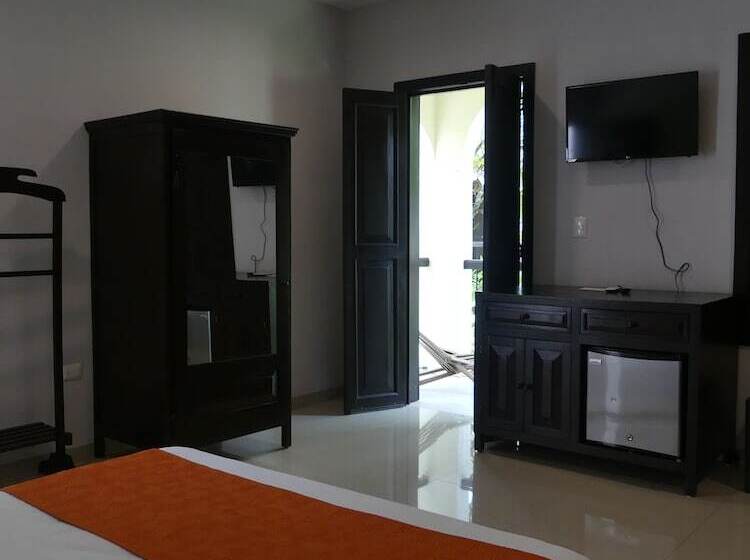 חדר דלוקס נוף בריכה, Casa Valladolid Boutique