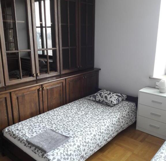 带共用浴室的标准房间, Green Wood Apartament Stara Ochota