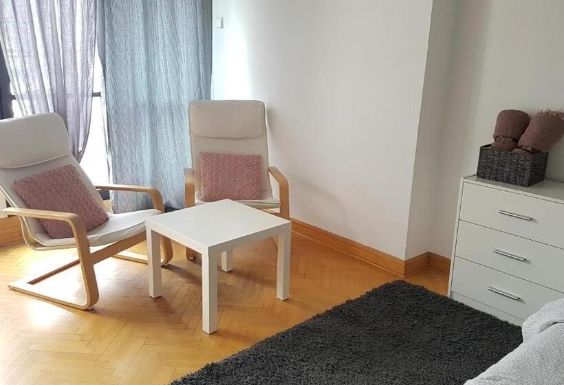 Номер Стандарт с Балконом, Green Wood Apartament Stara Ochota