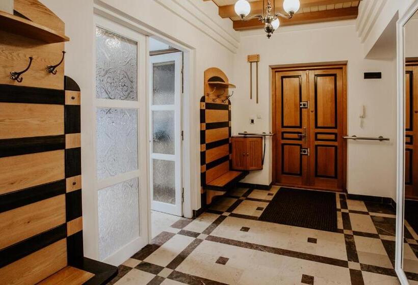 标准三人间共用浴室, Green Wood Apartament Stara Ochota