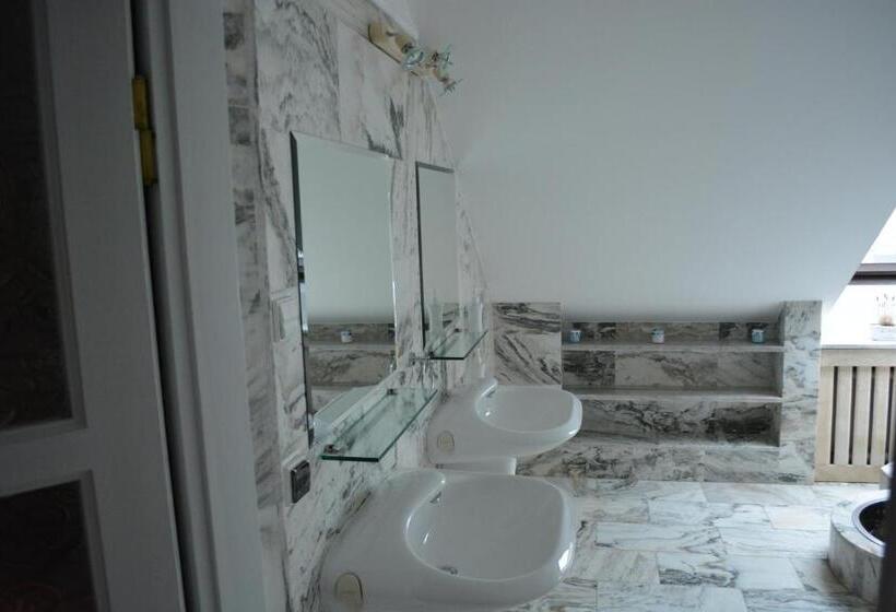 四人标准间, Green Wood Apartament Stara Ochota