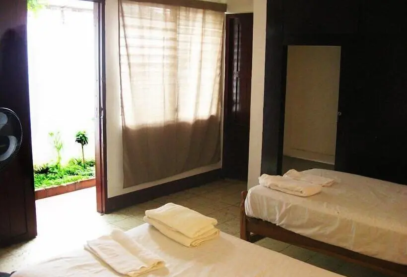 バス共有のスタンダードルーム, Hostal Malinche Leon