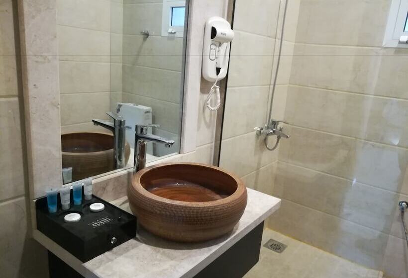 اتاق لوکس, Tanuf Residency