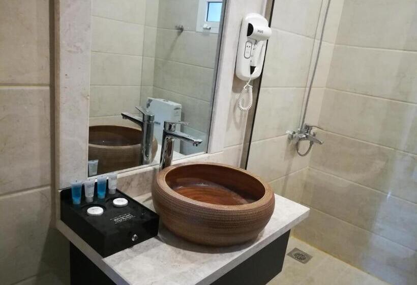 اتاق لوکس, Tanuf Residency