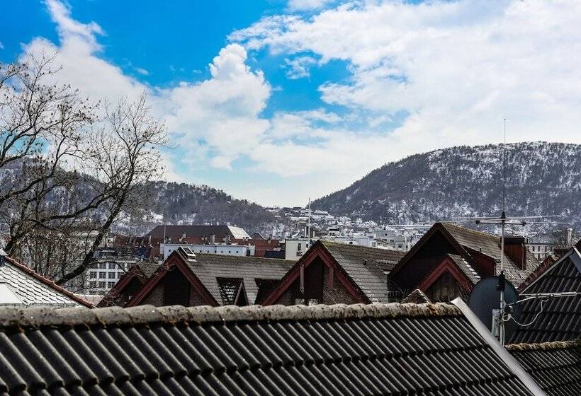 Семейные Апартаменты, To Sostre Guesthouse