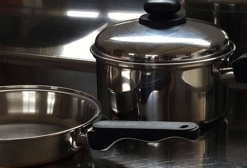 Семейное Студио, Martinborough Motel