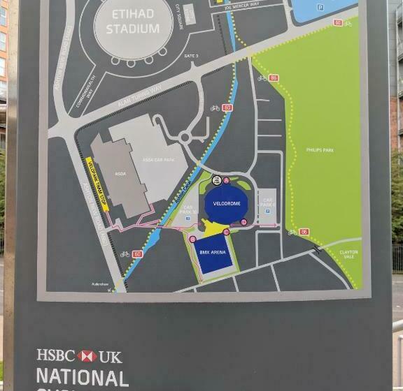 غرفة قياسية فردية حمام مشترك, Arena House