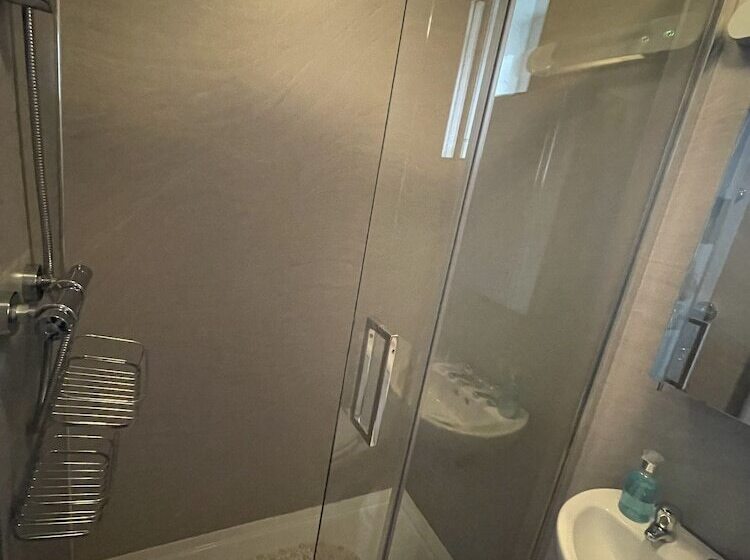 标准间, Carlton House Scarborough