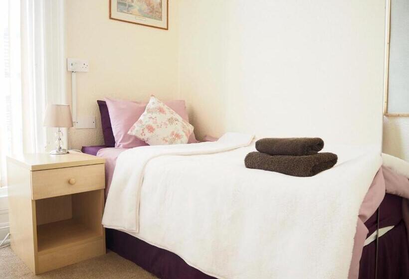 标准单人间客户, Carlton House Scarborough