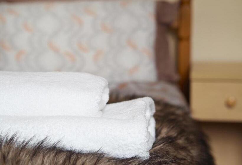 标准单人间客户, Carlton House Scarborough