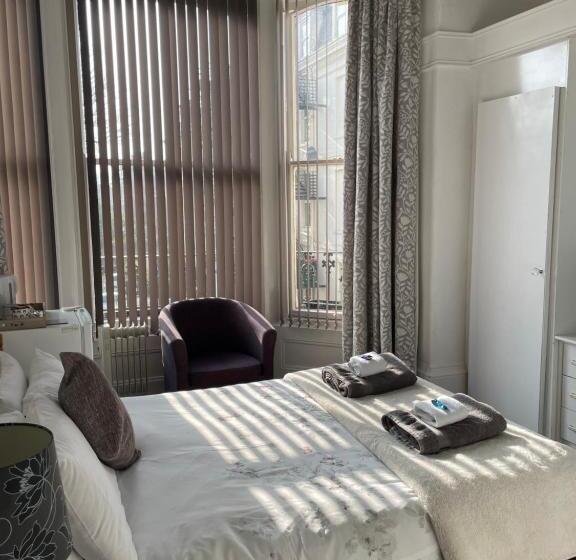 标准间, Carlton House Scarborough