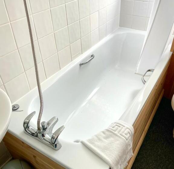 经济房, Carlton House Scarborough