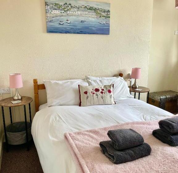 经济房, Carlton House Scarborough