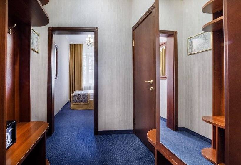 اتاق استاندارد یک نفره, Dinastiya