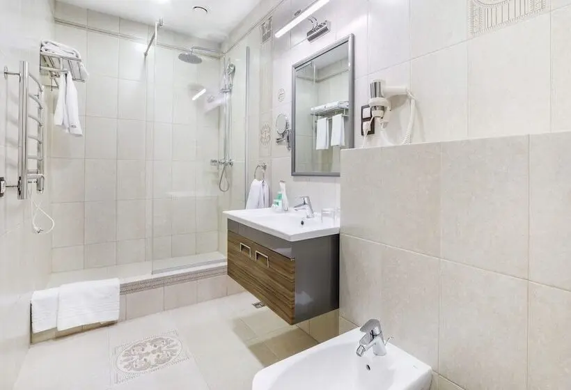 استودیوی استاندارد, Dinastiya