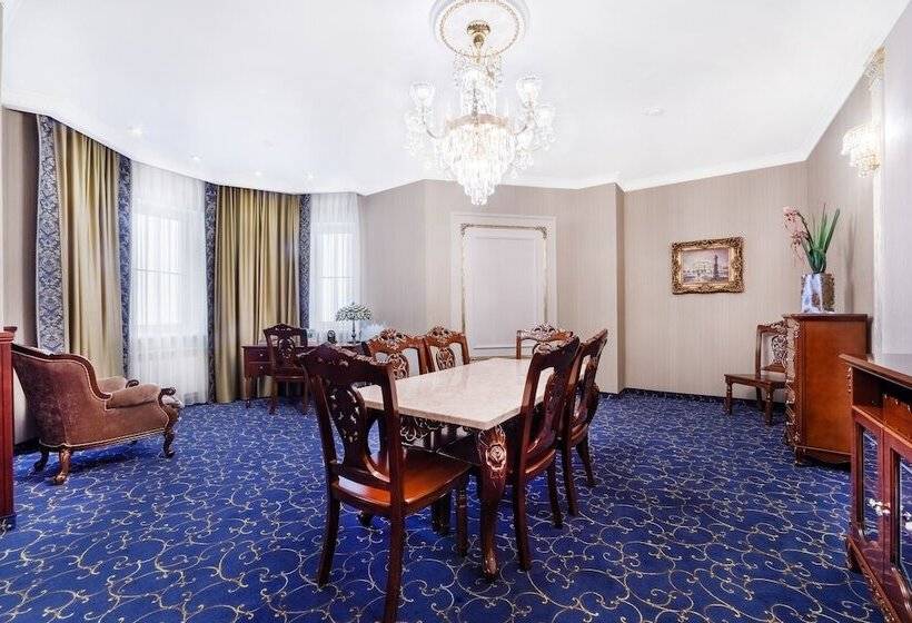 سوئیت پرزیدنت, Dinastiya