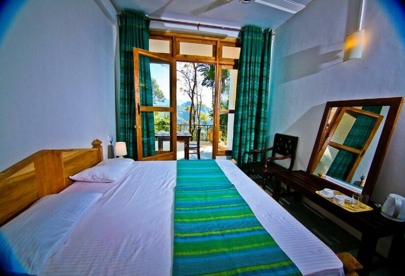 キングサイズベッドのスタンダードルーム, Ella Alpine Resort